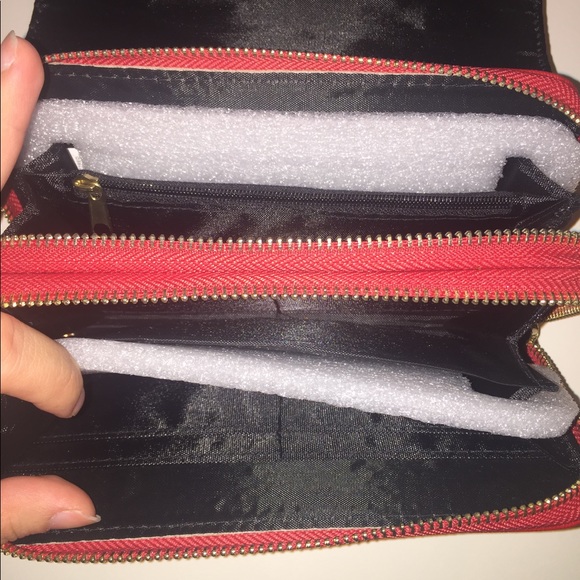 Red Wristlet/Wallet - Picture 5 of 6